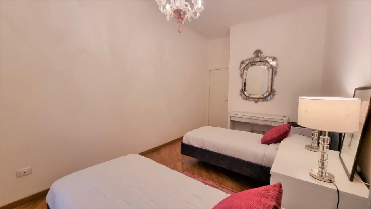 Palazzo Crispi - Boutique Apartment Trieste Esterno foto